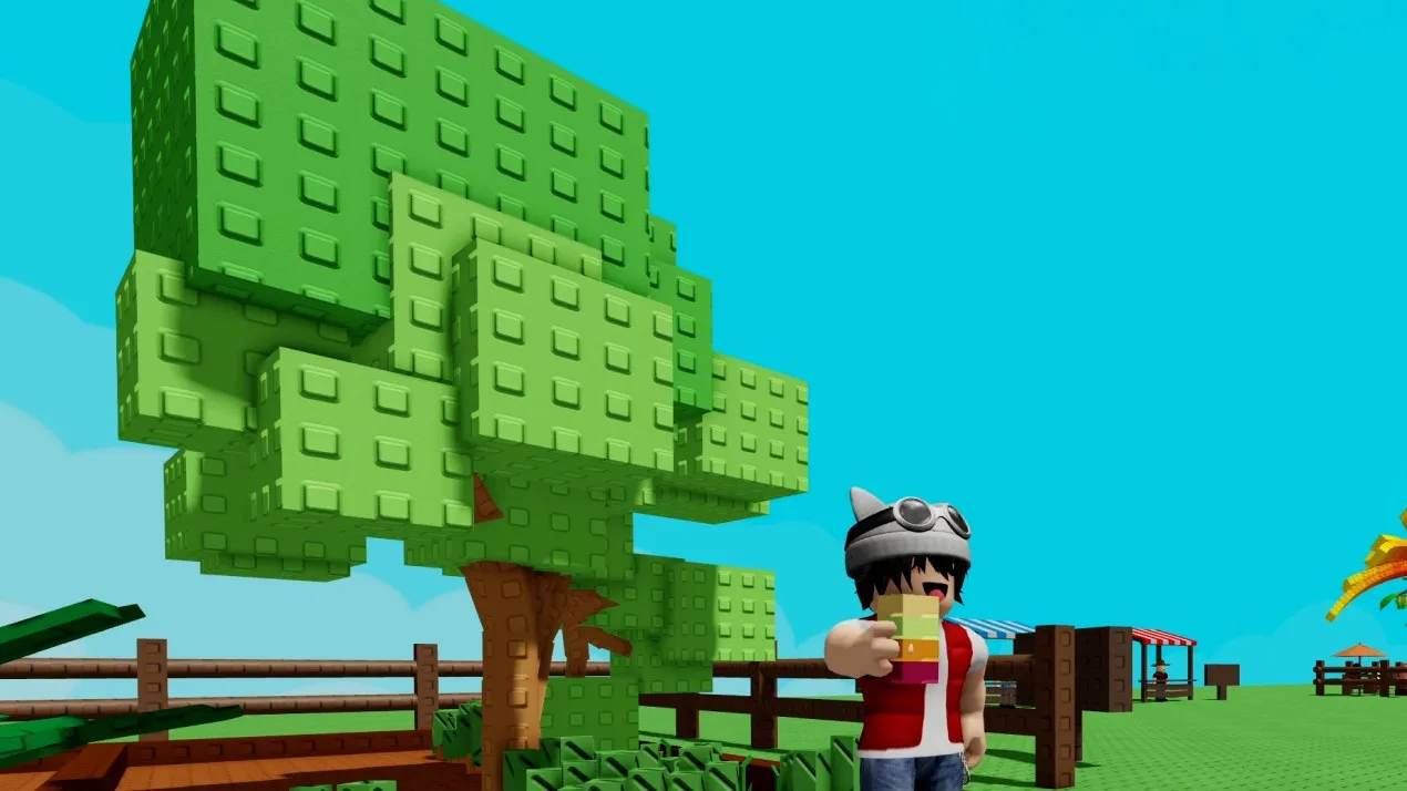 Аватар Roblox в шапке с ушками стоит у кубического дерева на ферме